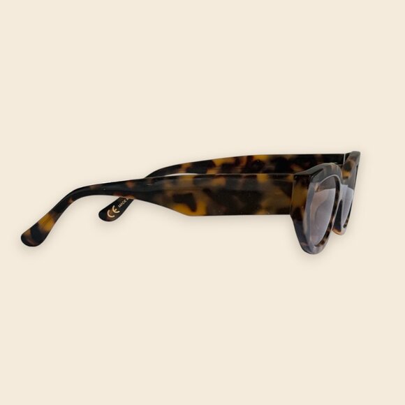 Madewell Demmera Sunglasses, Tortoise Shell - Picture 3 of 4